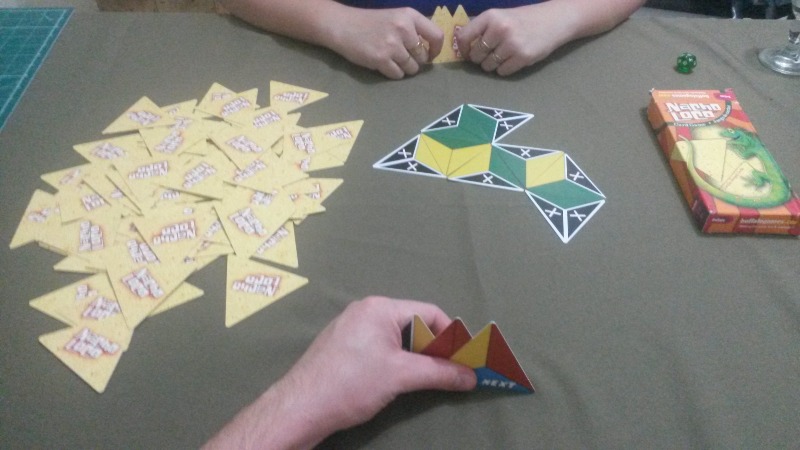 https://ludopedia.com.br/uploads/01/351/bghdyj.jpg