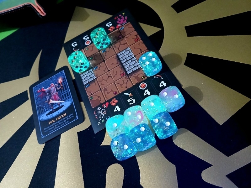 https://ludopedia.com.br/uploads/01/780/7u9rr0.jpg