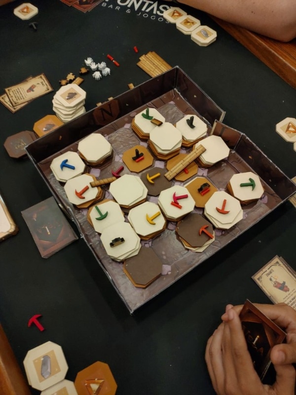 https://www.ludopedia.com.br/uploads/01/841/wzjx1l.jpg